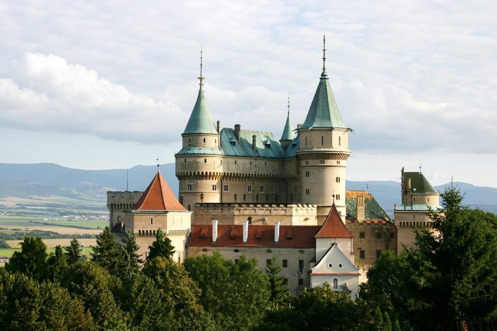 Castillo de Bratislava con vistas al río Danubio - Descubre Eslovaquia